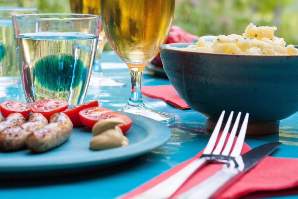 Picnic table set up