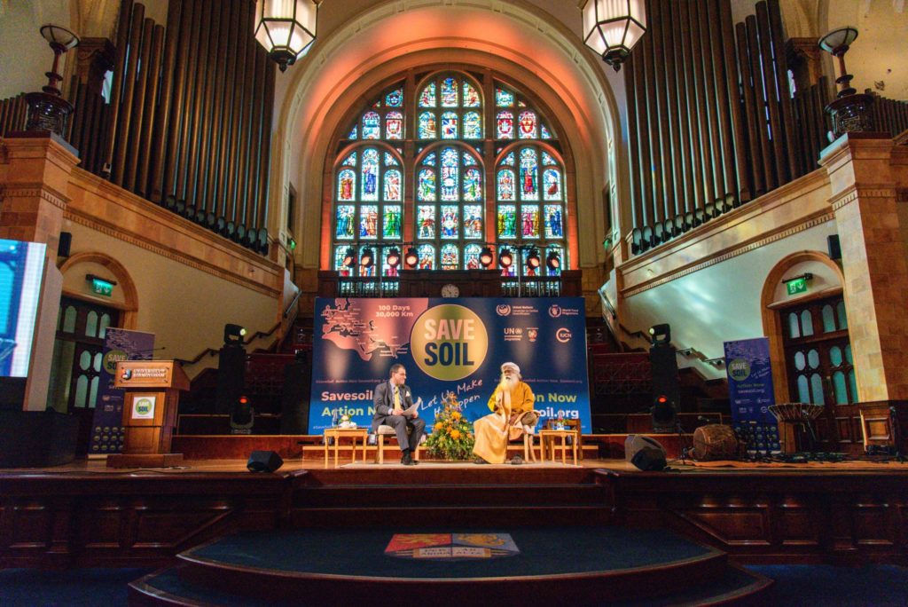 Sadhguru and Lord Karan Bilimoria in discussion on stage